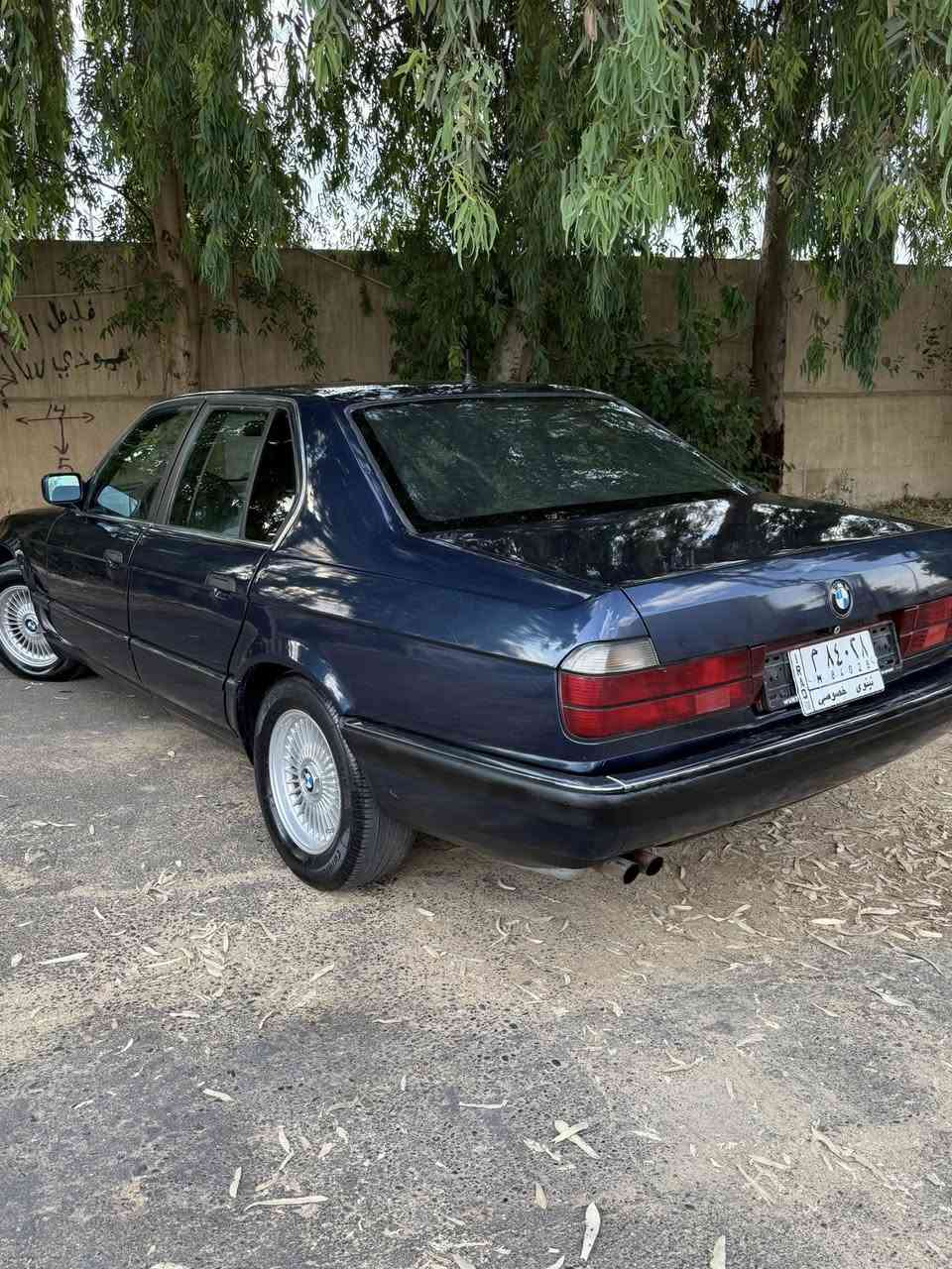 السلام عليكم للبيع            بيئمBMW 735
موديل 91 
شرط محرك 
تبريد شغال ثلج 
اربع تايات جدد 
كشنات جلد 
جامات كهرب 
شرط رقم الماني  
صبغ فقط جماليه 
سياره شرط مابيه ضرر 
المكان موصل حي الطيران 
السعر 52وبيها مجال 
رقم الهاتف 
*********** 
متواجد واتساب***********
