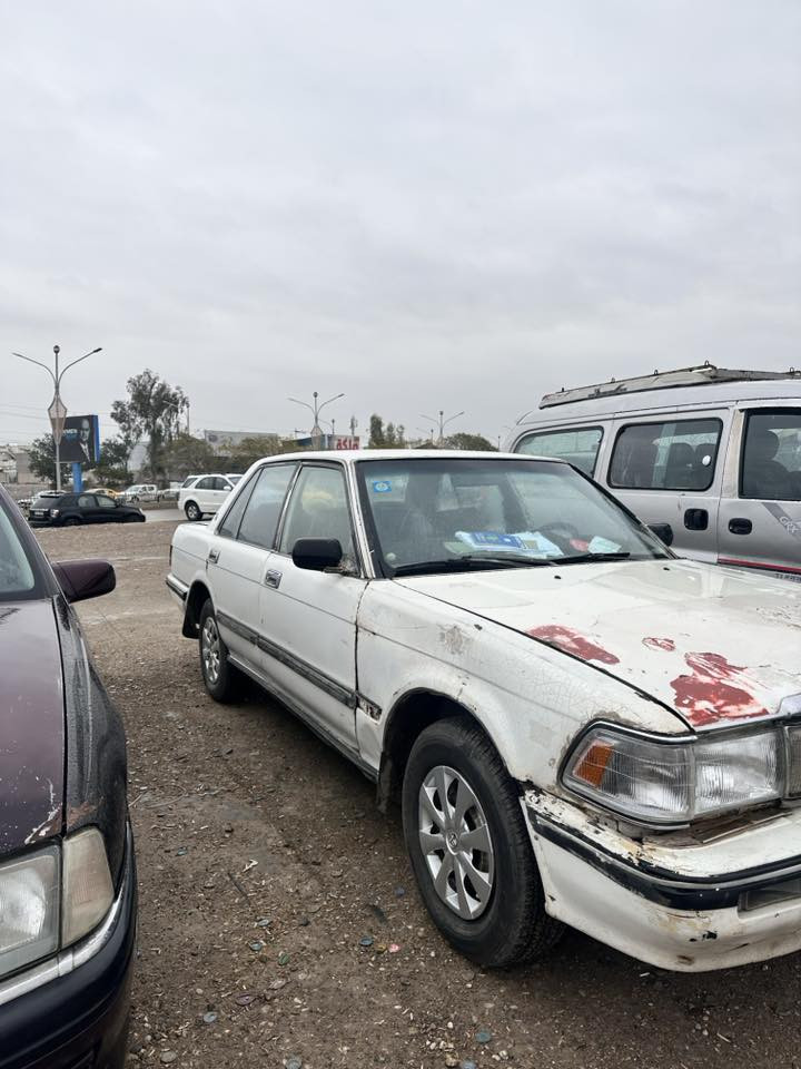 سيدان موديل 89
كير ومحرك بطة شرط 
مشروع وطني سنوية 2029 
بيها بطاقة بانزين 
تخم تايرات جدد 
لايتات امامية جدد
بطانات الباب و الفرشات جدد 
السعر 28 وبيها مجال 
الرقم ***********
