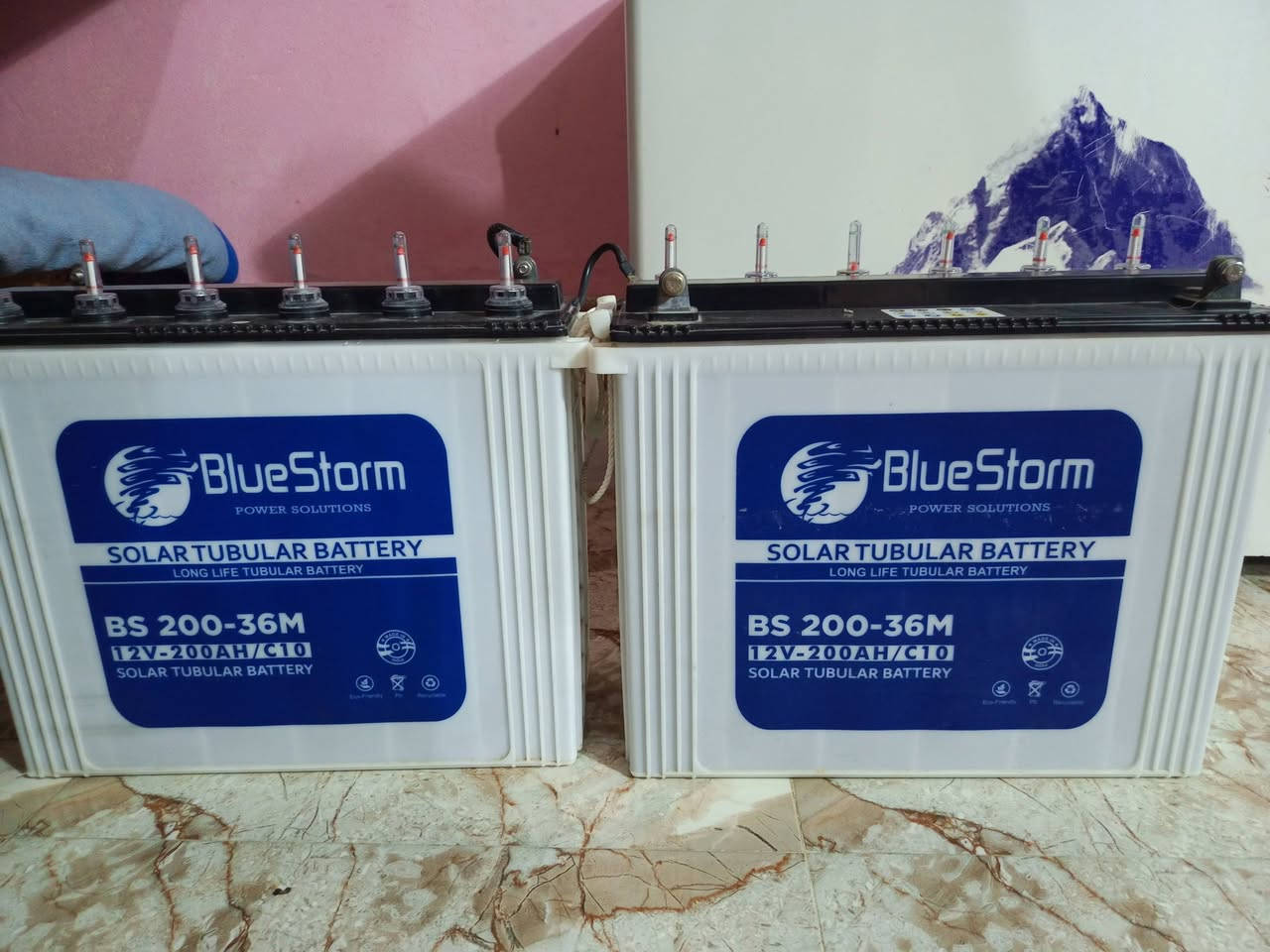 عاكسه ٦ امير + زوج بطاريات + انفريتر للبيع الاتصال ***********
