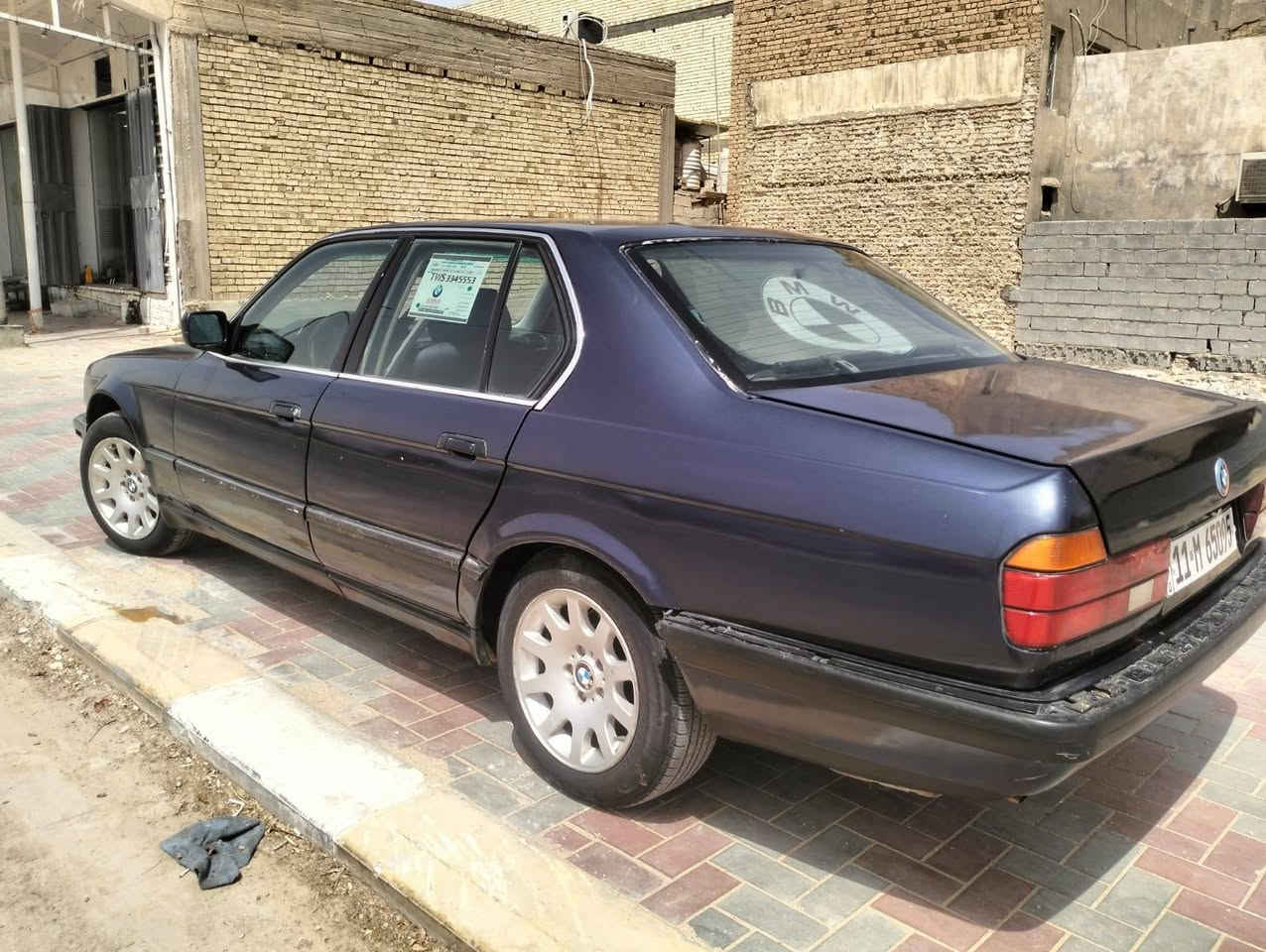 بي ام موديل ٩٢ بس سنويه ٨٩
سيارة بدون ضربه
سلايت
تبريد بس غاز فقط 
مصبوغه جديد بعدها حتى ممسوين بولش
كير محرك صدر كله جديد
بيها ترتيبات السياره
رقم بغداد دولي
تحويل وكاله بشرط
غرامات كلها بشرط
بيع نقد فقط
مكاني بغداد اللي يحب يراسلني خاص وبعيني
***********
