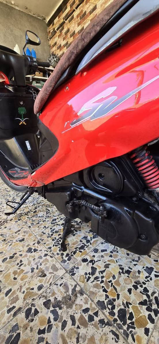 فراشــة للبيع حاويــ$$ــة دراجة فول مواصفات:
لايت LED
عالي ابيض 
ناصي اصفر 
نشرات
اشاير 
سطاب
سلف 
سكنات فيدراليات
مكينة ناعمة 
هندر 
مختمة دراجة 
-كهربائياتة كاملة مكملة 
نضافة فول لفول شوفت عينك هم تجي وتشوف
- مكفولة كفالة عامة 
***********
