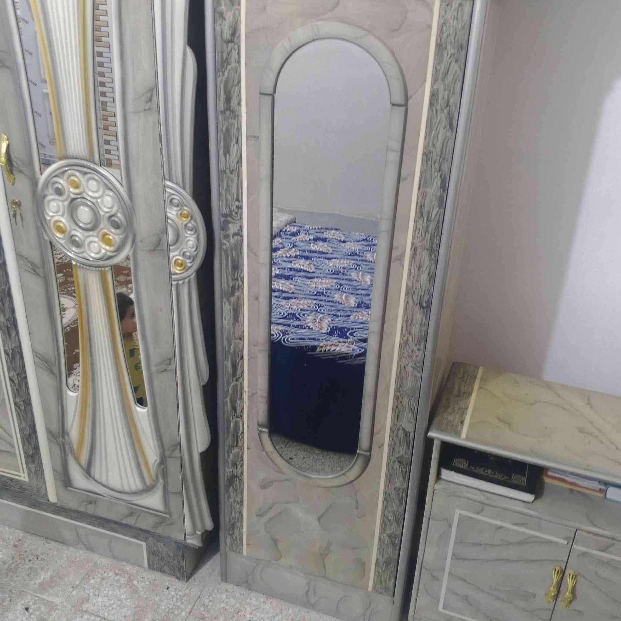 غرفة اخشاب عراقي للبيع شغل يخبل 8 قطع العنوان بغداد حي النصر حي دجلة سعر مليون250 الف رقم *********** متواجد واتساب
