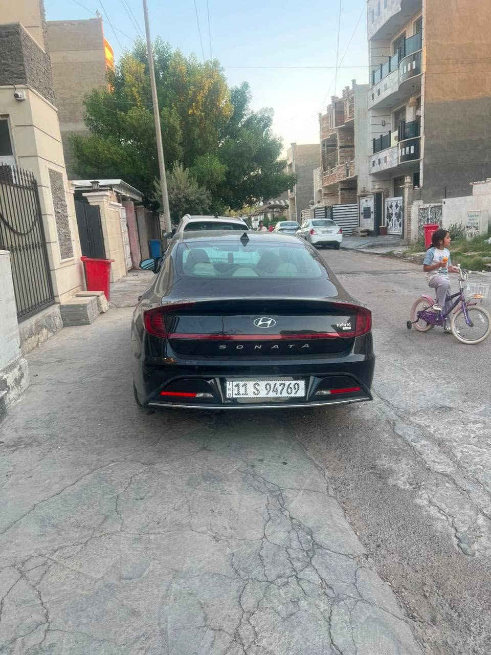 السلام عليكم ‼️‼️‼️‼️

سوناتا 2022 هايبرد محرك ٢٠٠٠ 
سياره نضيفه وحيل معتني بيها 

-  داخل ابيض وحليبي واسود كشنات قماش مو جلد كامرات رادارت امامي خلفي صندوق فتح غلق ذكي توقف ذاتي بلرجوع 
بس تفتح الباب من بحده الگير يحول على ال P
تبريدها قطعتين ثلج ما شاءالله نقاط عمياء بلمري مري كهرباء وبعد هواي مواصفات والسوناتا معروفه

- ماشية ٥٠ الف ميل 
مكينه كير برغي ممفتوح 🚨🚨🚨
على گد تبديله الدهن والمي ينفتح البنيد
بانزين كله محسن ما شامه العادي
و ارقئ دهن يتبدللها والمقصد السياره حيل نضيفه وبلعافيه على الياخذها

- حادثها جاملغ ايسر معدل وحافه البنيد
حادث جدا تافه !!

- معروضه بسعر جدا مناسب ١٥٩ بلعافيه على الياخذها
مكانها بغداد اليرموك

واتساب - ***********

رقم اتصال رصيد - ***********
