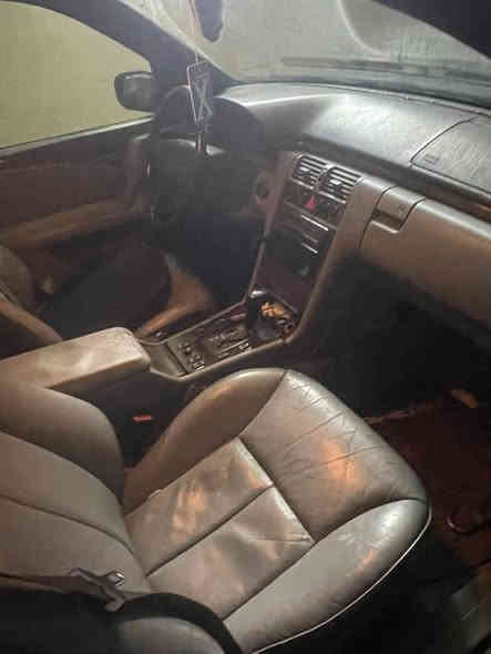 ام عيون افنكارد لون حبري  موديل ٩٩ تبريد كير اوتو محرك خراطيم داخل جلد رصاصي  جام ومري وكراسي  وتجاوي وبرده كهرباء ويل كب تخم تاير جديد  للبيع مكاني بغداد العامرية السيارة باسمي رقم بغداد شبه مميز معروضه ب٧٧ ورقة
*********** واتس اب موجود
