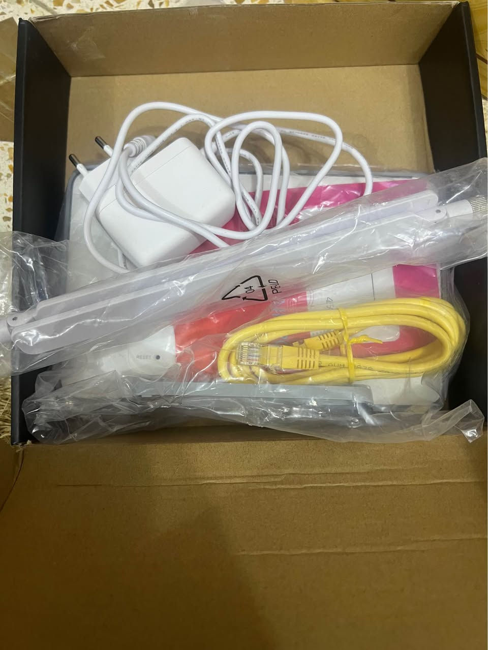 راوتر زين متنقل 4.5G للبيع – كامل ملحقاته 📶
"للبيع راوتر زين فاي 2 المتنقل، أحدث إصدار من شركة زين.
يدعم أسرع نت (4.5G)..
سهل الاستخدام.
الجهاز مستخدم نظيف وما مفتوح ولا متصلح.
بسعر مناسب جداً 
العنوان / حي السلام نهايه الكوسترات 
(الرجاء فقط الشراي يدخل خاص) كربلاء, العراق


**إذا كنت صاحب هذا الإعلان وتريد حذفه لأي سبب، رجاءا أرسل رسالة إلى الدعم الفني**