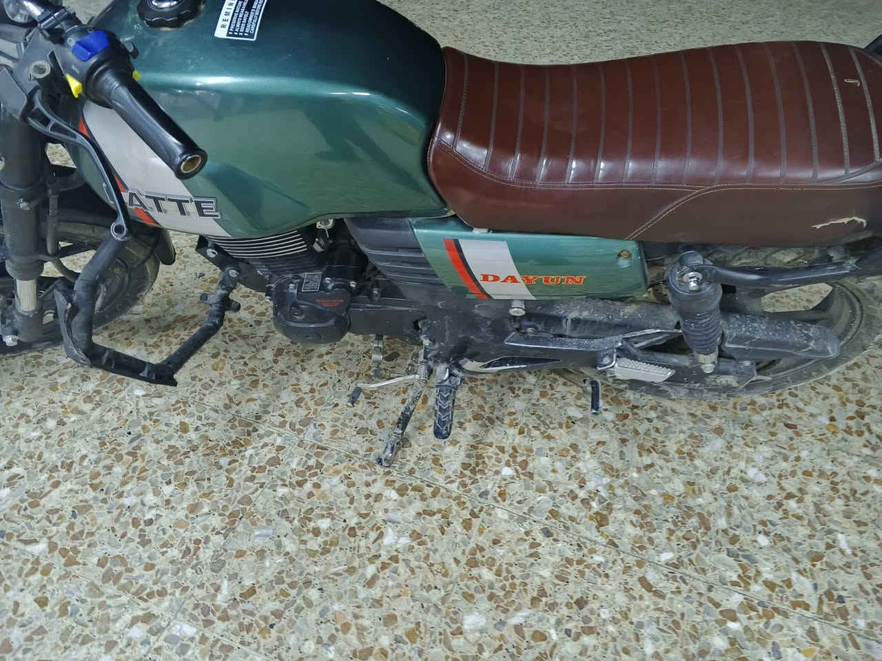 سلام عليكم شباب دراجه دايوان لايتي موديل 2024 دراجه مكينه كفاله أوراق سحب أوراق سحب مكاني بغداد حي نصر السعر 1450 وبيه مجال اكفلك سرقه وعشائر ***********
