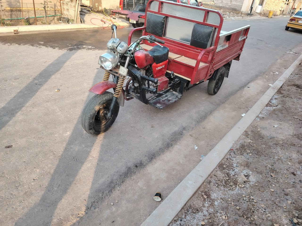 سلام عليكم ستوته وراق كمله السعر 1350 موديل 2011  /***********
