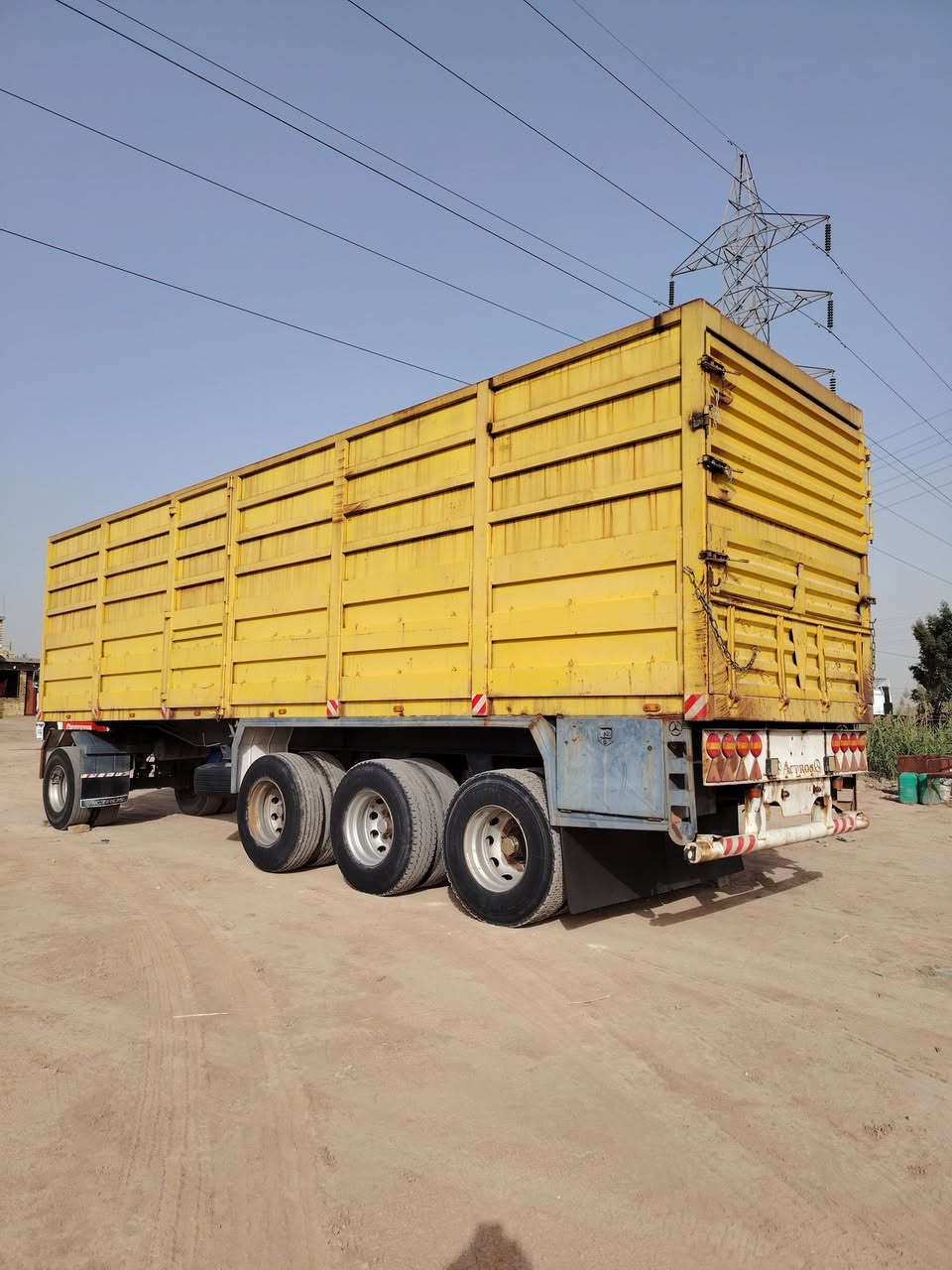 السلام عليكم مقطوره للبيع مكفوله
***********
