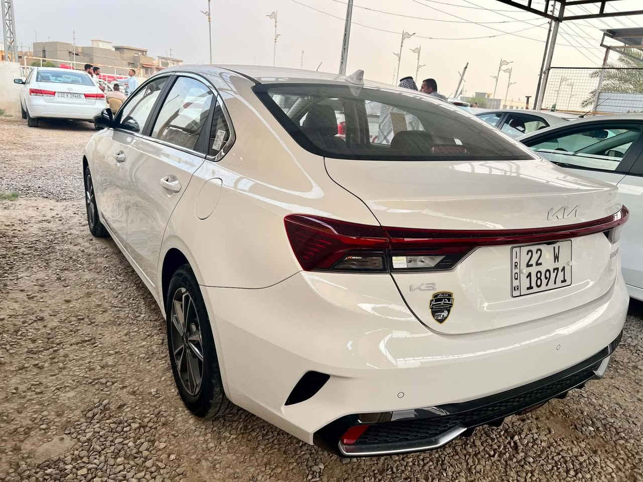 السلام عليكم للبيع كيا 3 موديل 25 رقم اربيل زيرو ماشيه  3000 كفاله عامه من الشخط فول مواصفات مكان السياره محرك 1500 دبل نازل واسط الصويره الشراي يتصل ***********

