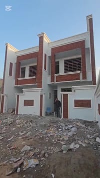 مشتملين • ١٠٠م • قيد الإنشاء