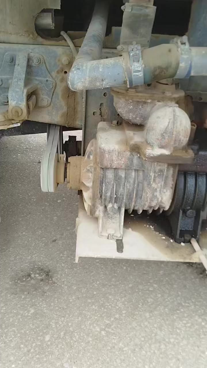 سلام عليكم سيارة سحب مجاري 
***********
بوبلوعه 20
