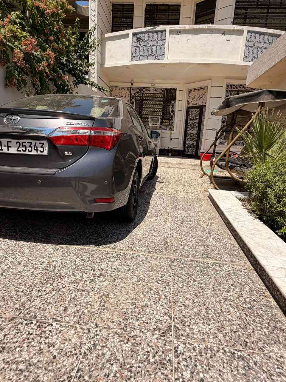 السلام عليكم
كورلا موديل 16
خليجيه
كفاله عامه 
السعر 135وبيها مجال 
رقم ***********
العنوان بغداد
