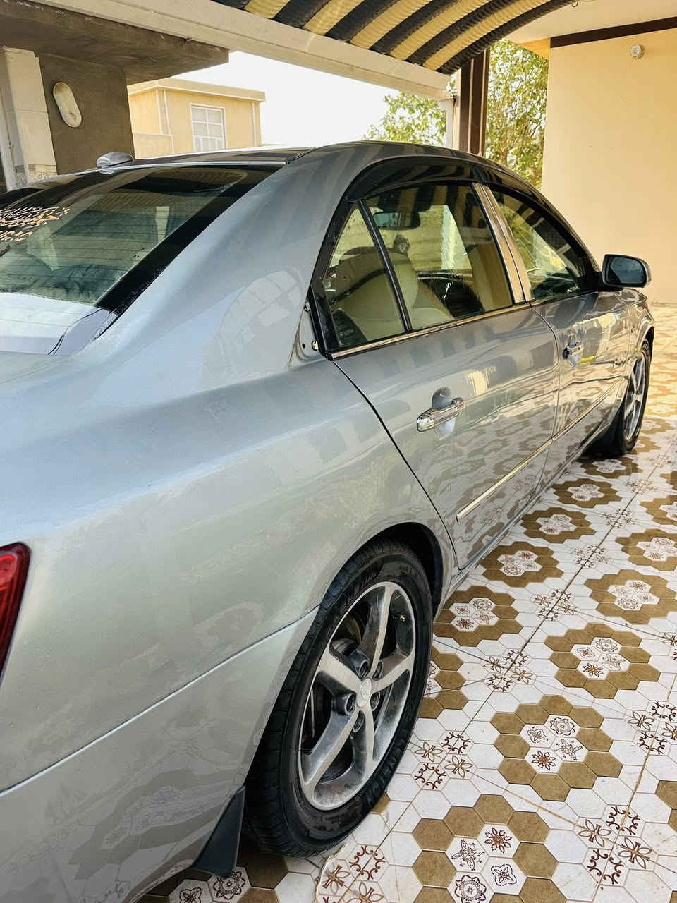 السلام وعليكم سوناتا موديل 2008 امريكي بيه جاملغ خلفي بدون دواخل ومصبوغه حزام جماليه سياره بسمي رقم بغدادكير ومكينه ٣٣٠٠وحداديه وتخم تاير مكفوله كفاله عامه تبريدثلج ❄️❄️ اسعر ٨٦ وبيه مجال مكاني ديالى رقمي ***********
