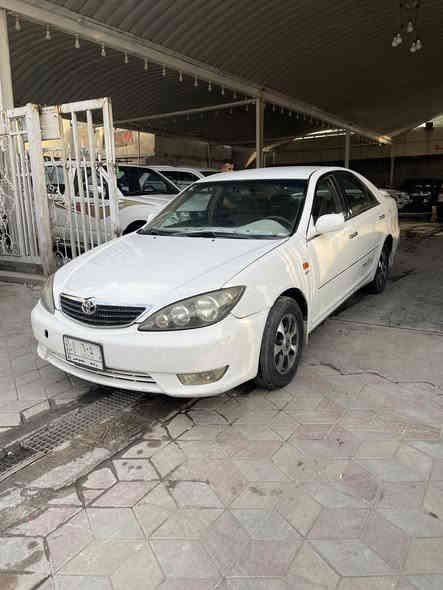 السلام عليكم بيع سريع بدون مراوس 
كامري 2006 خليجي رقم واسط مميز بأسمي 

محرك كير حدادية كفالة / السعر 85 
محرك 4 سلندر / بيها صبغ بدون ضرر ولا حادث 
عنواني بغداد الجديدة شارع المسبح 

***********
