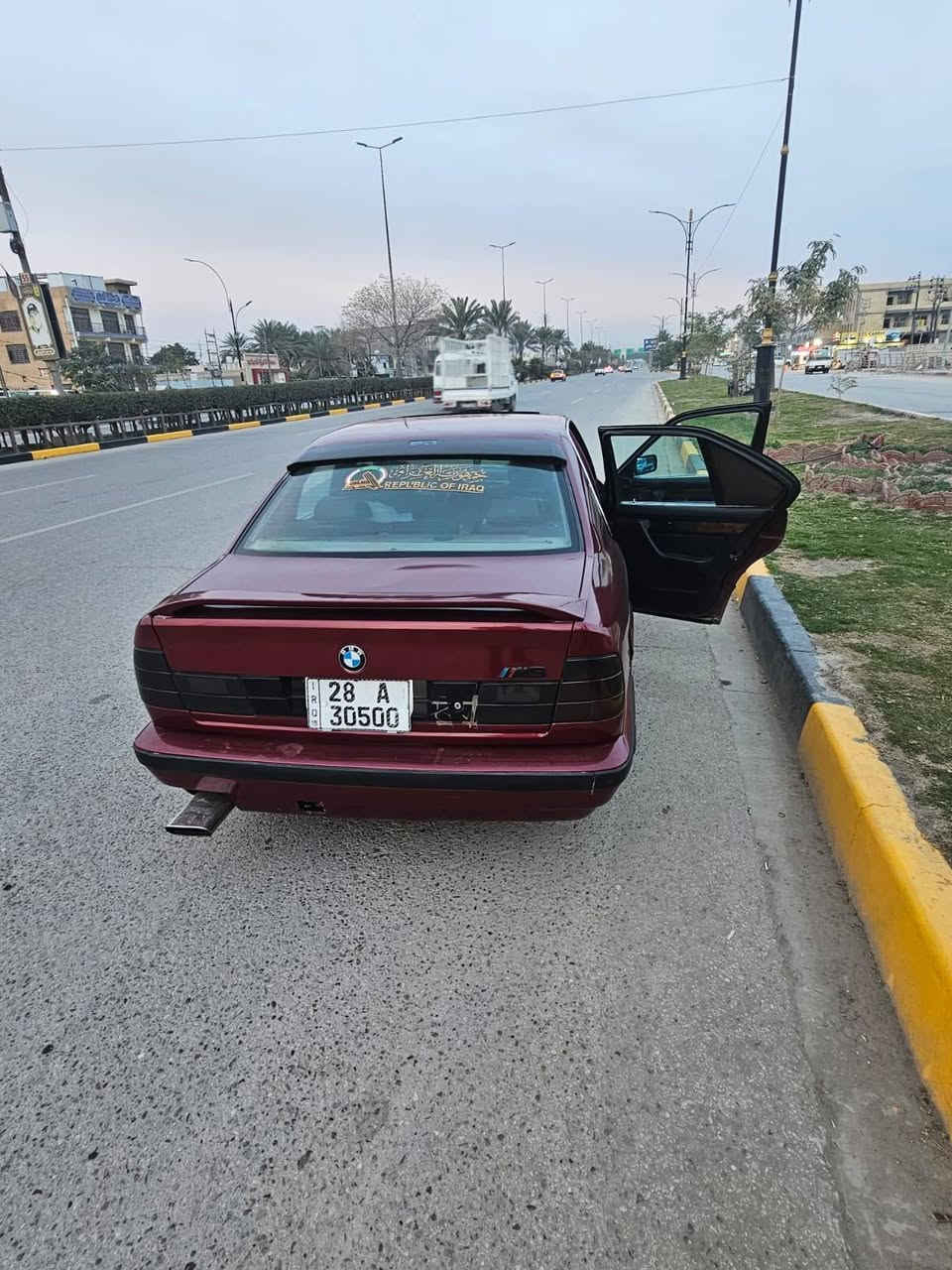 السلام عليكم سياره بي ام للبيع موديل ١٩٩٢ صبغ عام جماليه أثر جراد السعر ٥٥ بيه مجال سياره بسمي تحويل ثاني يوم الاستفسار على رقم ***********
