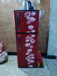 ثلاجة برو • نضيفه • عطل بسيط