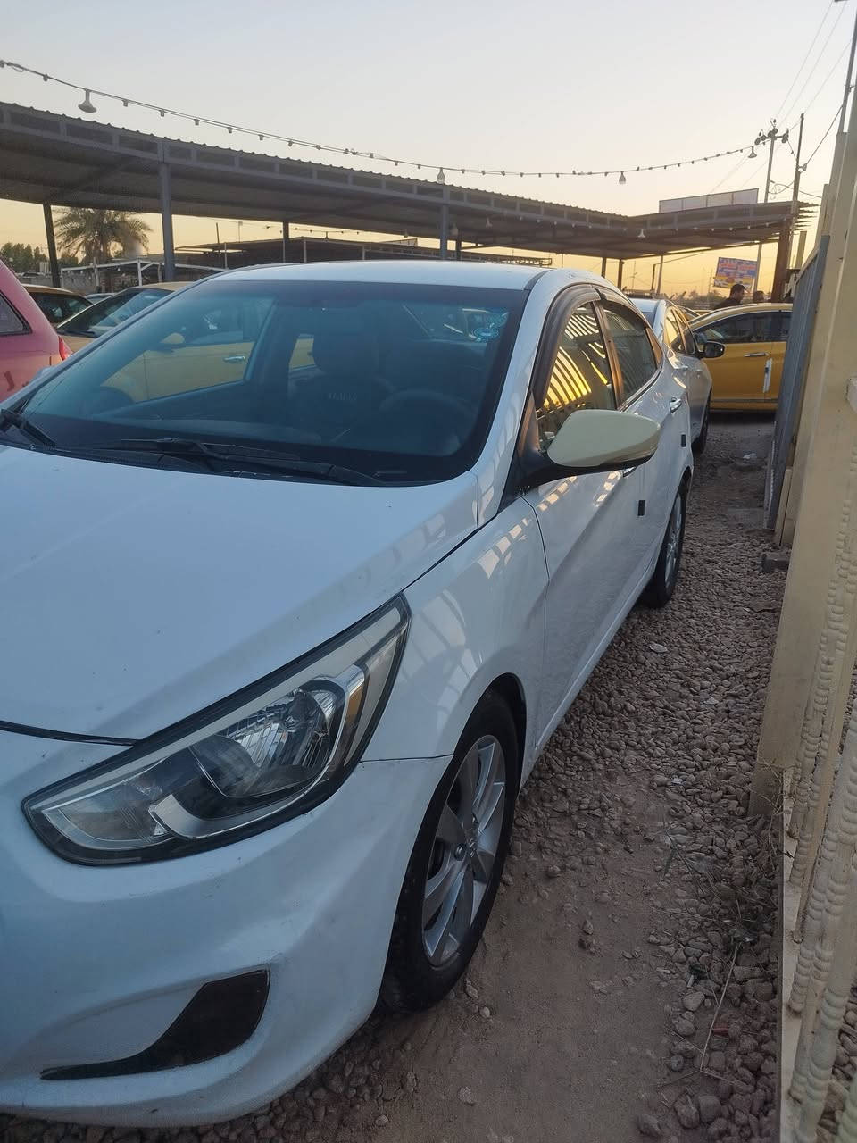 اكسنت خليجية موديل 17 بيها جاملغ صبغ
سياره جديده وجاهزه مكينه وكير وحداديه وتبريد كله تمام 
السعر 105 وبيها مجال 
ترهم مراوس  حسب القناعة 
مكان كربلاء طويريج 
***********
