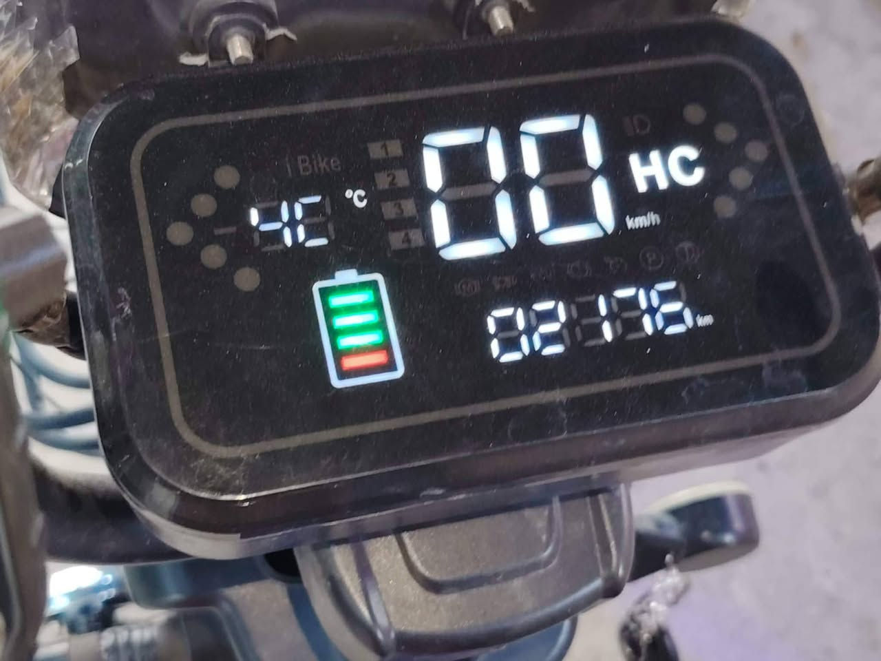 السلام عليكم دراجة شحن للبيع كاملة تحتاج بطاريات فقط قيم واخذ بس لا تكسر بالسعر ***********
/*********** مكاني بغداد سبع ابكار
