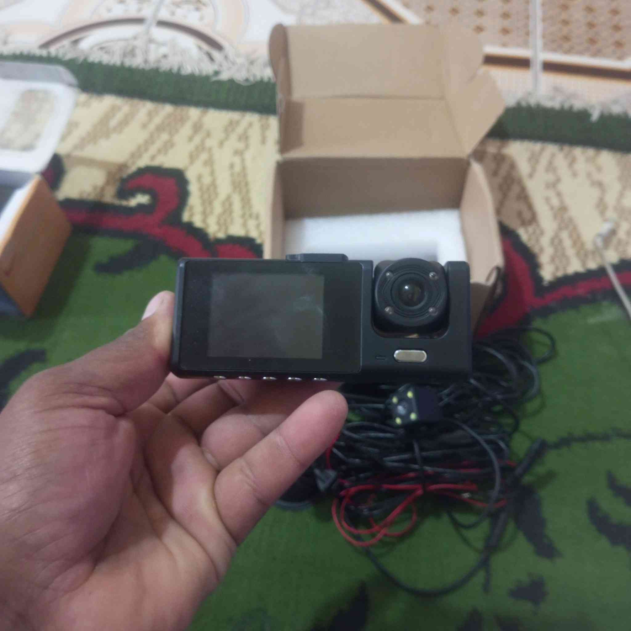 تشغيل سياره عن بعد و كامره تسجيل دخليه خرجيه ومسطره معه نوزلات مسطره أنتره للبيع رقم ***********
