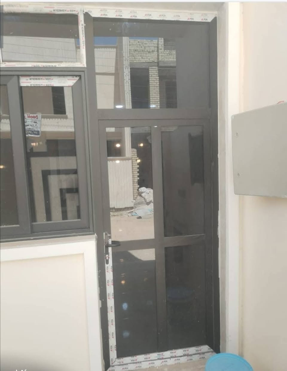 #لدينا_دار_للبيع مساحه 100 متر واجهه 6 وربع ونزال 16 طابو زراعي سند 25 قرار محكمه البيت يحتوي على3 غرف نوم وصاله وستقبال ومطبخ  العنوان بغداد الدورة مدخل البوعيثه مجمع السلطان الثالث 
هاتف ***********
***********
