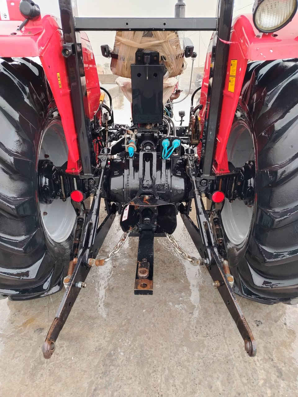 السلام عليكم عندي تراكتور دبل اكسل موديل 2020 على وضع الشركه السعر 140 وبي مجال مكان خط السريع سامراء رقم الهاتف ***********
