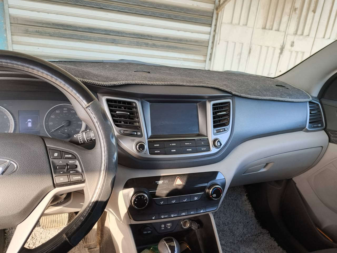 توسان مديل 2018سياره نضيفه ماشيه 92الف  كشن كهربائي حادثه جاملغ خلفي الي خلف صدر رقم كربله سنويه بسم صاحبه كبل تحويل ***********
