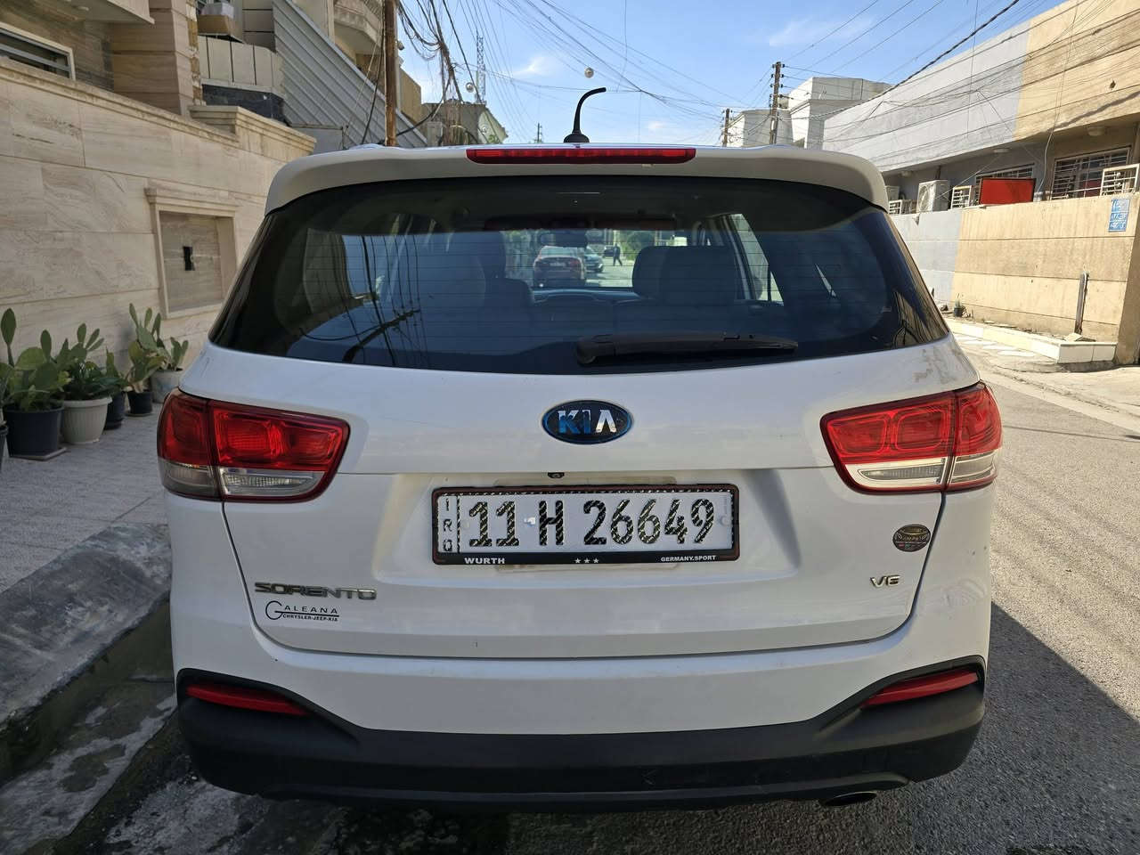 كيا سورنتو موديل ٢٠١٦ رقم بغداد دولي رقم سنويه هزه جديد محرك ٦سلندر سبعه راكب ثلاث قطع تبريد شاشه كبيره كامرا دواره داخل لونين مري شفط اشاير مري  فوول تحكمات كير محرك تبريد صدر ممتاز وجاهز بيه مكانات صبغ بدون دواخل السعر 137 للاتصال : ***********
