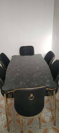 ميز طعام • ١٠٠ب١٠٠ • نضيف