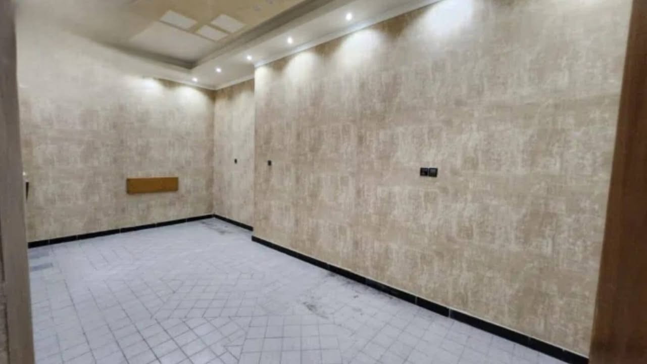 بيت تجاري للايجار 

الموقع /الحارثية /مقابل جسر المرور 

المساحه/200م

المواصفات 
طابقين 
6غرف نوم 
2حمام
2مطابخ
2صالات 
2حولي 

مخصص فقط للشركات التجاريه أو مركز طبي او لأصحاب الشركات والمكاتب 
التجاريه 

سعر الأيجار/38،000$

تجاري/***********
#تجاري
