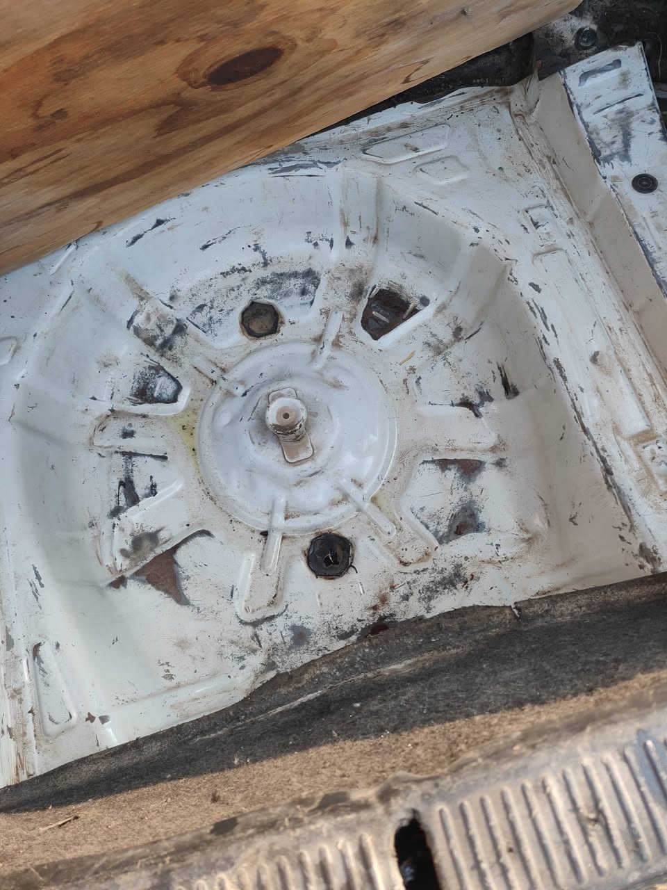 كريستا نفخ لون ابيض مديل 93
مكفوله گص ونقل جثه والضربه القويه والصبغ العام ومن كل الاصوليات 

محرك ونجي ناعم 6 سلندر بيه خيط بخار بدون تنقيص گير مكفول 

رقم بغداد الدولي سنويه لل27 هزه جديده شرط المداور
 المكان الكوفه ناحية العباسيه
السعر 73 وبيها مجال 

***********
