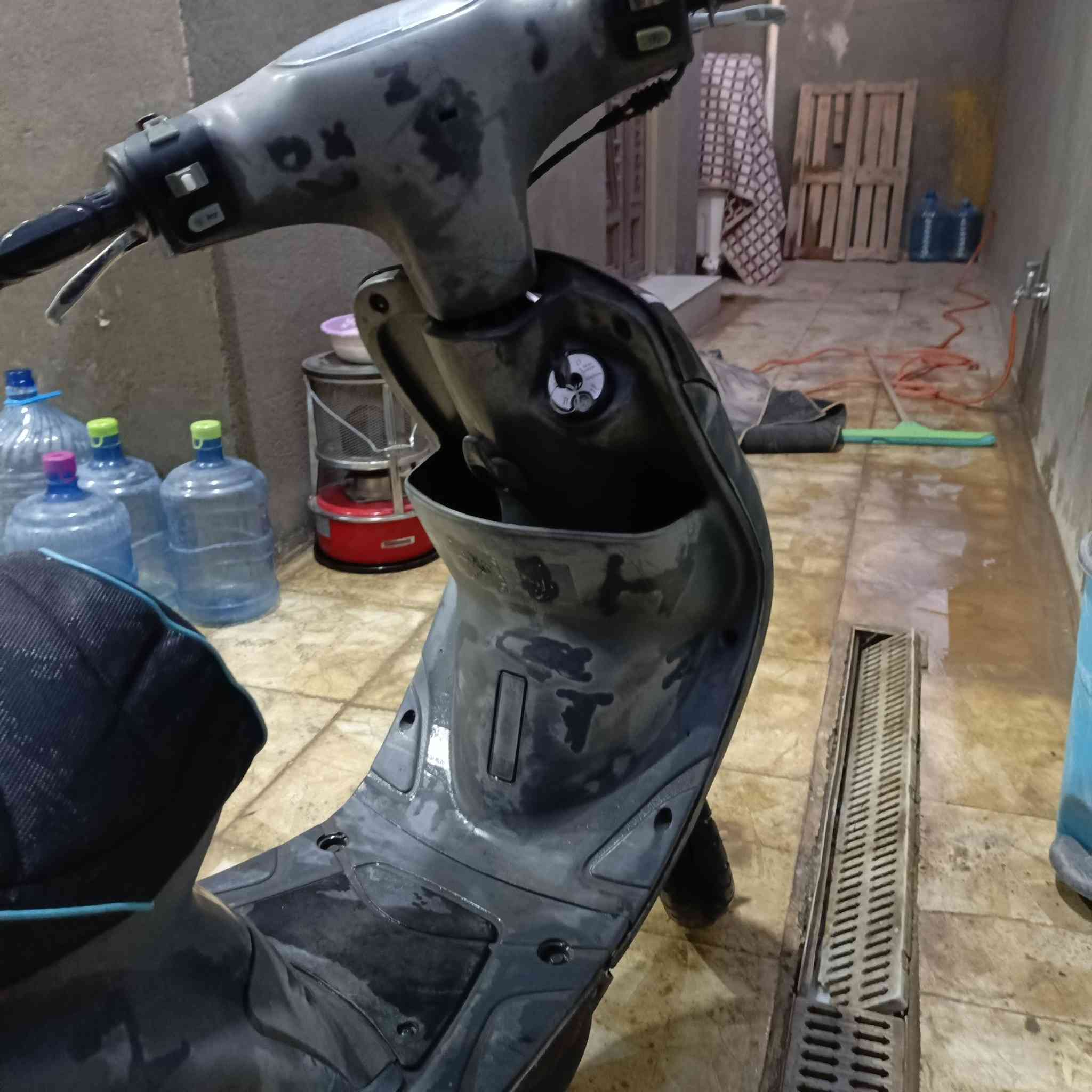 سلام عليكم دراجه منغولي للبيع مزدوه
دبل خلفي و كلجات رياضي خلفي و امامي و قبق فلاوين ار جس اس  
الدارجه مكينتها بلاديه و الملاح البيها يكتل
سعر الدراجه 850 
عنواني كربلاء حي القدس 
رقم التواصل و بي واتساب ***********
