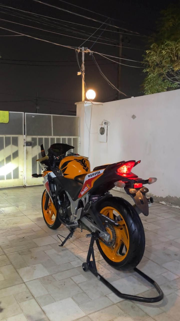 HONDA CBR250cc 
ABS
كيج ئليكتروني

*********** أربيل, العراق
