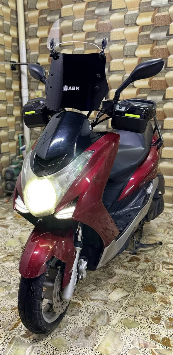 سلام عليكم ماجسته اس مديل 18 دراجه جديده بمعنه الكلمه ماشيه ١٣ الف مكينه مكفوله ناعمه ما اتنسمع  شلعه معدل فول دراجه ابد ما بيهه نقص تايرات دبلات جدد اوراقهه موجوده دراجه جديده بمعنه الكلمه كهربايات كلهه شغاده سعر مليون او ٢٠٠ او بيهه مجال بغداد المشتل ***********
