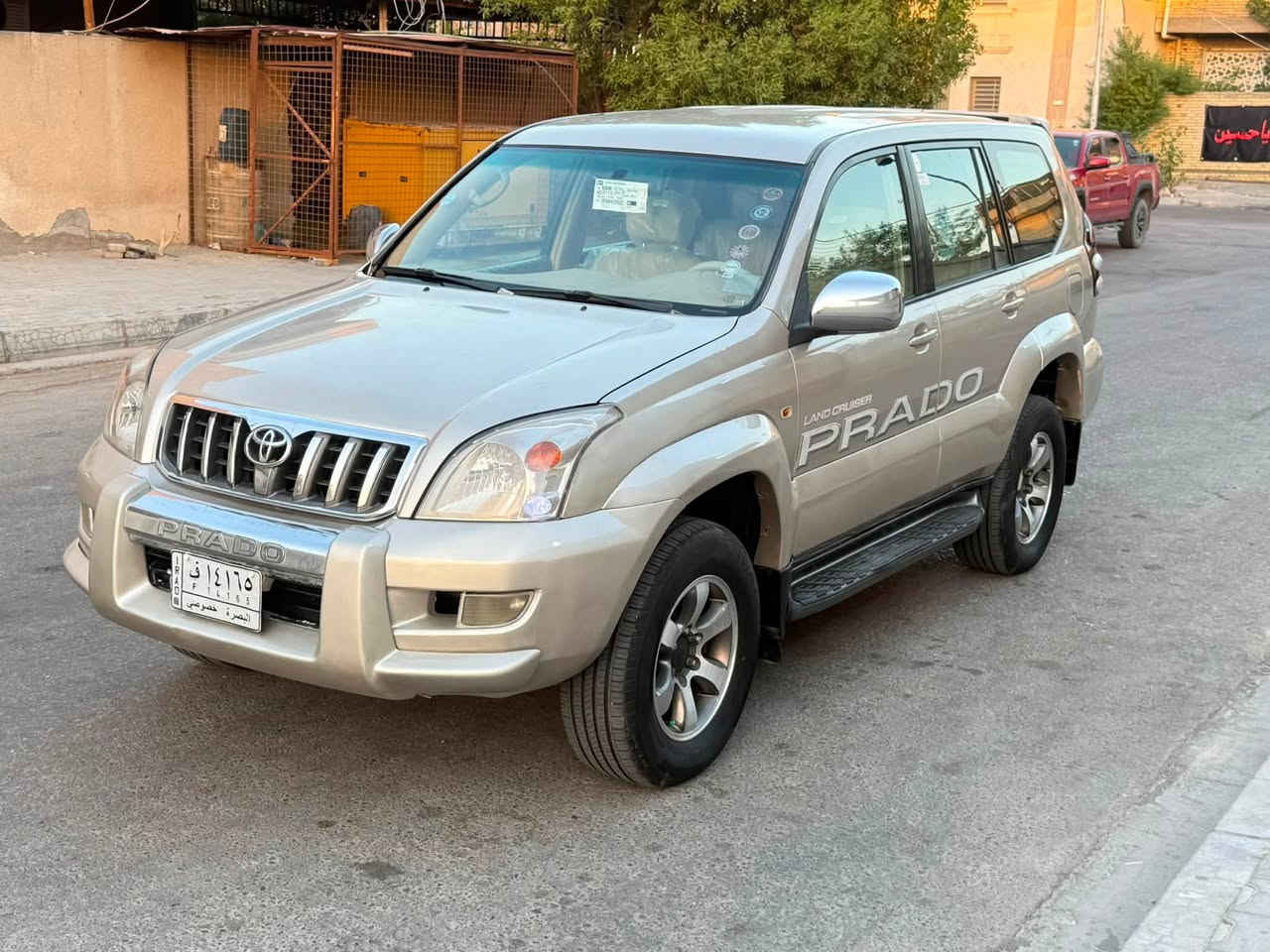 السلام عليكم خوان فضلا البيع فقط بصره
لان مستعجل ع بيعتها كلكم ع راسي ادمن وافق خويه

برادو 2006 مصبوغه عام جماليه
مكينه 6 سلندر جاهزه وكامله من كل التفاصيل
كير مكينه . حداده . تبريد ثلج 
7 راكب . تخم تاير كامل جواهه 
تحويل ثاني يوم مباشر . السياره تخبل وجاهزه 
العنوان . البصره القبله معرض الرافدين 
السعر . 133 وبيها مجال  
هاتف /  *********** 
.
