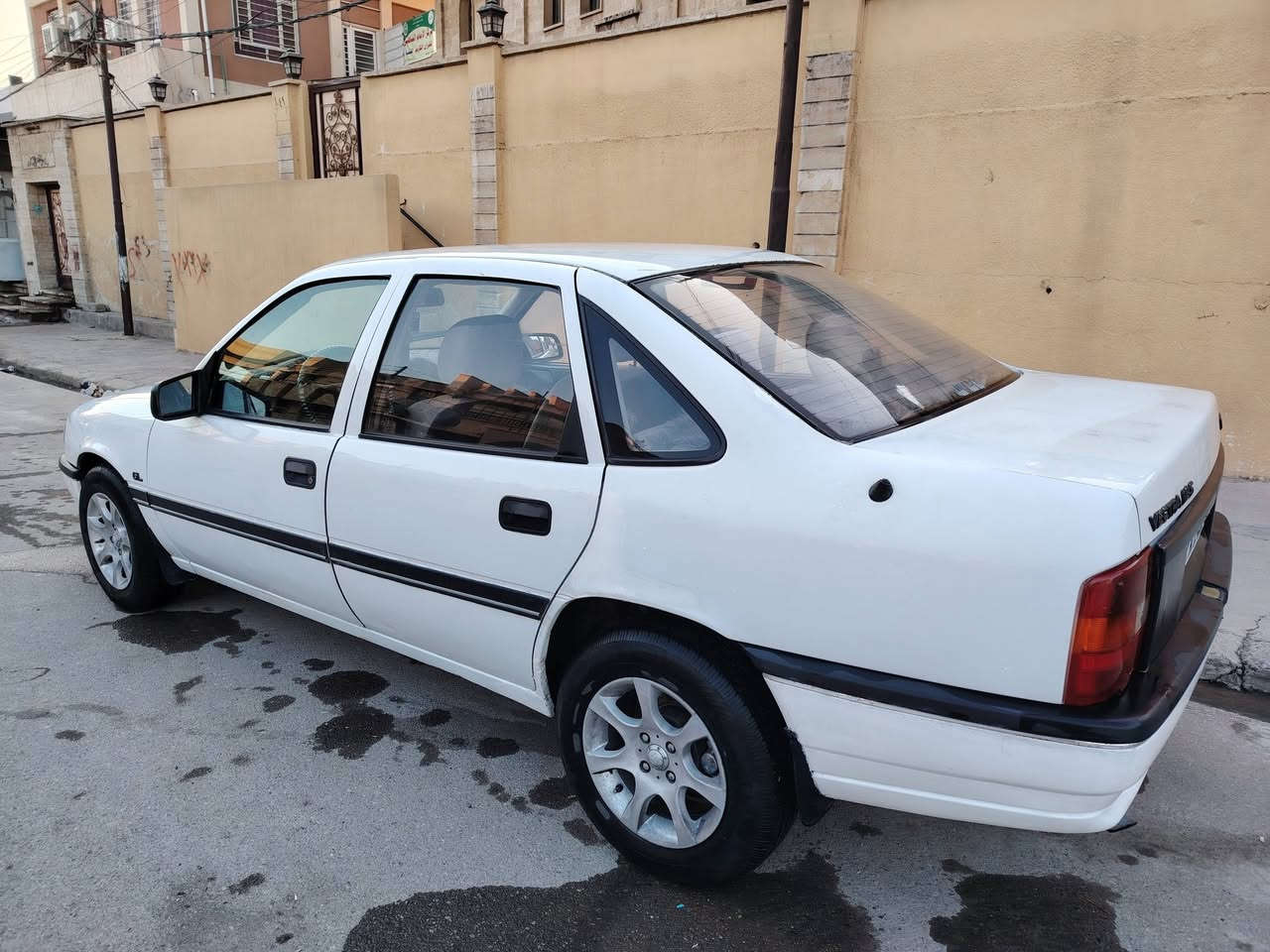 فكترا للبيع فقط
موديل 1990 أربيل
حجم 18
هزة 2026
سنوية 2030 بسمي
كابون بانزين
كير توماتيك 
كير ومحرك شرط
صبغ شبر بجاملغ الخلفي فقط
دوشمة جديدة
صدر جديد
السيارة جاهزة
السعر 60
موصل / حي اليرموك /مقابل جامع صالح الحافظ
***********
