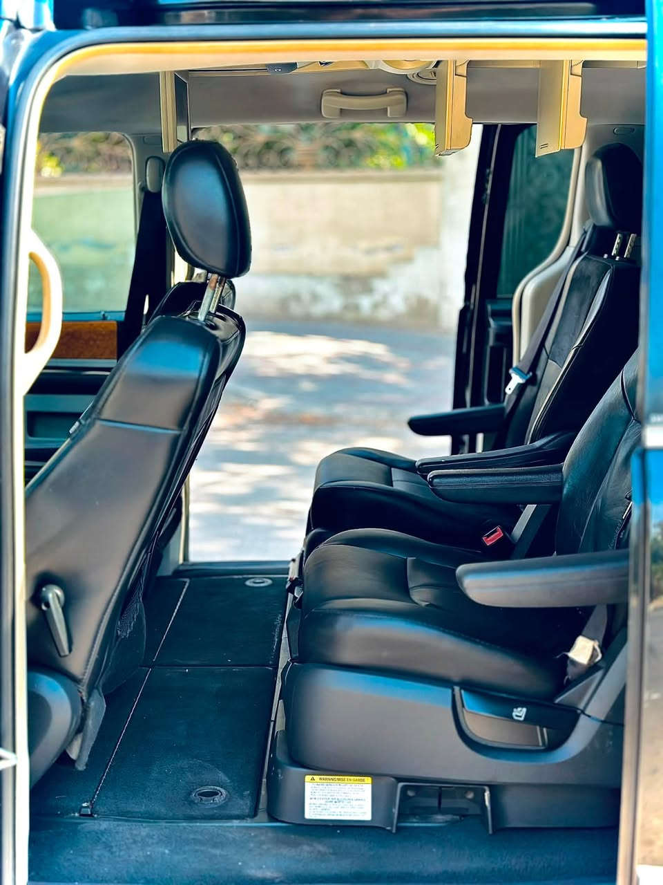 Chrysler Town and country 2009
كرايسلر تاون اند كنترى ٢٠٠٩ 
7 seats ٧مقاعد 
160,000km 
Fabrika فابريكا
Leather brushes فرش جلد
it's all electricity and Everything Everything works with excellent اعلى فئة و كل شئ يعمل 
Electric mirrors مرايات كهرباء 
Electric chairs كراسي كهرباء
Electric bag شنطة كهرباء 
Electric sliding doors ٢باب خلفي فتح و غلق كهربائي
01095910494
Heliopolis


**إذا كنت صاحب هذا الإعلان وتريد حذفه لأي سبب، رجاءا أرسل رسالة إلى الدعم الفني**