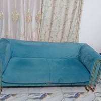 تخم 8 مقاعد ثنين كبار واثنين ام لنفر ستخدام قليل من ماركه BOI المعروفه...
