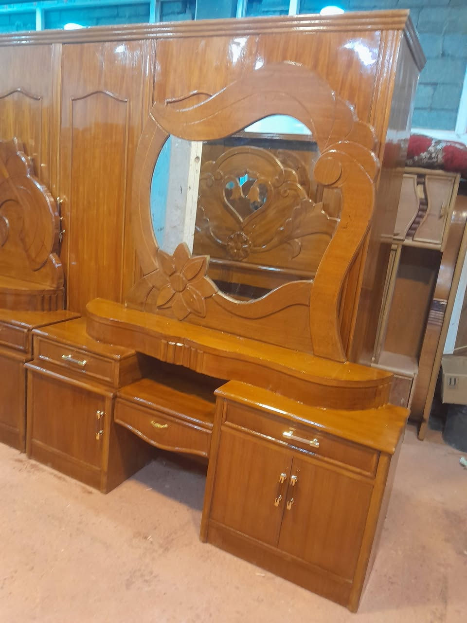 غرفه ام خمسه نجاره اخت الجديده السعر خمسميه الف وبيه مجال الحله ابو غرق وتساب او تصال ***********مصطفى النجار
