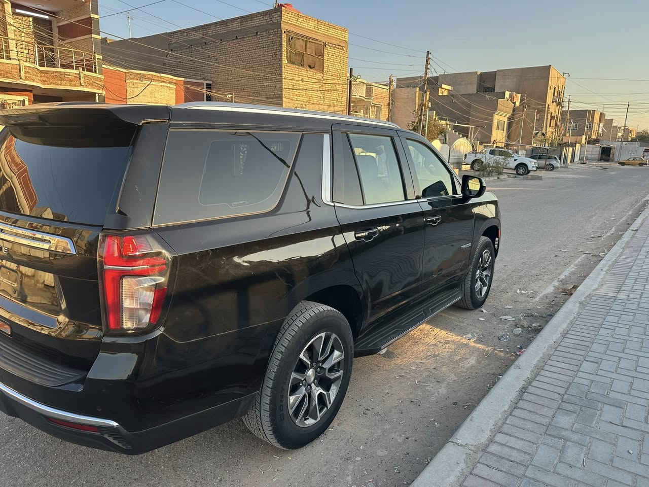 تاهو موديل 2023 مواصفات LSلو ن اسود ماشيه 16 الف ميل حادث جاملغ خلفي وجاملغ امامي صور الحادث مع الصور دخول جديد بدون رقم مكاني  بغداد الشعب 
***********
