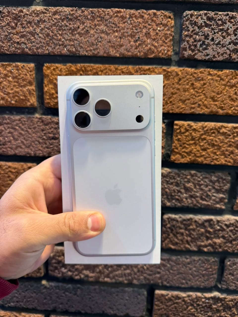 iphone 17 promax
wahite
256 GB 
Esim 
100 🔋
(3)جار شەحن کراوەتەوە

کارتۆن کێبڵی ئەسڵی خۆی لەگەڵە
گرنتی شەریکەی ماوە تا (24/12/2026)زۆر جوانە شوختی نییە لە %100 پاکە
گرەنتی شەریکەی M one store لەگەلە
نرخی (?) ✅ 
‎ژمارەی مۆبایل
📱📱📱
***********
شوێن/هەولێر
