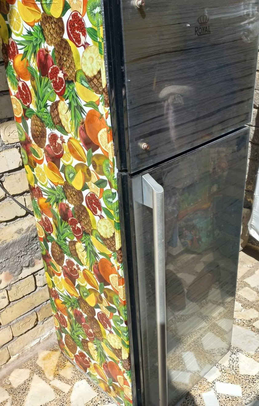 ثلاجة شغالة ارتفاع تقريبا ١٤٠ ال  ١٥٠
السعر ١٥٠ بيهة مجال عنواني بغداد قريب حي تونس 
***********
