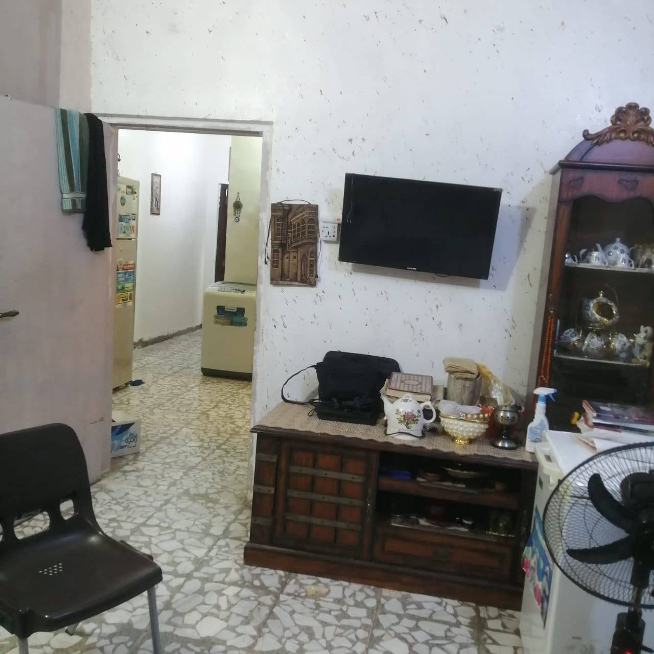 دار للبيع طابو صرف بغداد جسر ديالى الساهرون قرب مدرسه الشهيد فيصل مساحه ١٠٠ طابق اونص غرفتين صالتين حمامات مطبخ ستقبال كامل الخدمات مي كهرباء مجاري تبليط ***********
