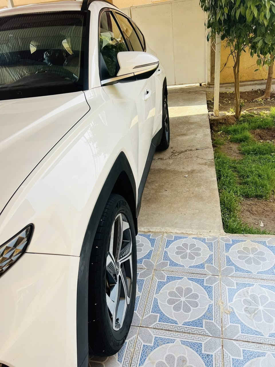 السلام عليكم/توكسان ٢٠٢٣ خليجي مكفولة رقم بغداد بأسمي فول مواصفات عدا البانوراما ماشية٥٣ألف
السعر٢١٧وبيها مجال إن شاء الله/العنوان جديدة الشط/تلفون/***********
