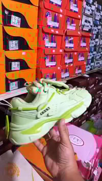 ملابس • جديد • متوفر