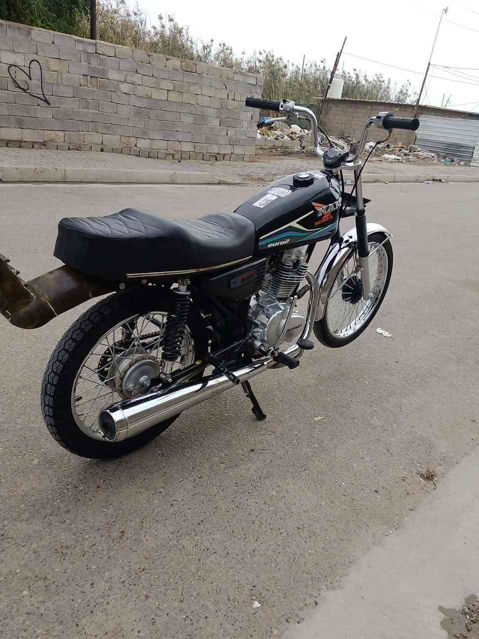 السلام عليكم انتنس للبيع مكفوله برغي مامفتوح بيها ماصارله هواي من معمره  لا تنقيص لا نضوح لا تبخير  شاصي شلامجه أصلي مكاني بغداد محموديه سعر 625 وبيها مجال للشراي رقمي ‏‪***********‬‏ بي واتساب
