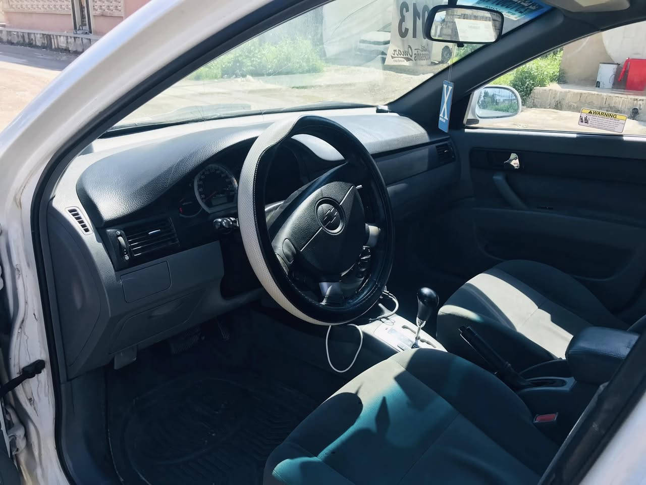 السلام عليكم 

اوبترا موديل 2013 رقم اربيل

سياره بلاديه محرك مامفتوح بعده

ماشيه 119 

تدفئه تبريد ثلج 

شاشه كبيره كامره دواره 

بريك ABS

صدر جيد جدأ

تخم تاير اخو الجديد 

كابون بانزين 

نفاذ السنويه 2030

السياره بيها جاملغ امامي جهت السايق مصبوغ

وبيها تعديلات بارد اثر رصعات خفيفه والباقي كفاله عامه 

السعر 88 وبيها مجال 

***********+ واتساب

عنوان السياره الموصل جانب الايسر
