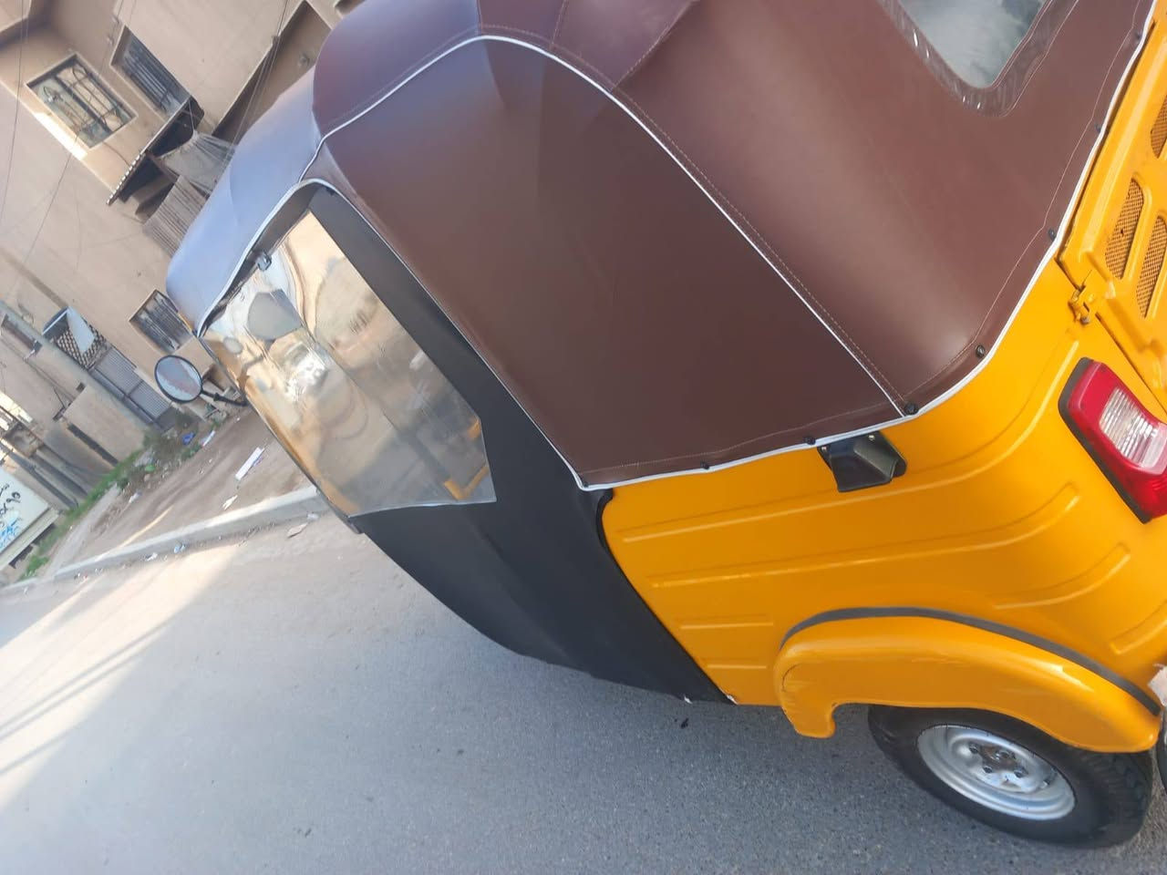 سلام عليكم تكتك 19البيع رقم وسنويه بغداد
مصبوغه عام مكاني البياع شرطه الخامسه
***********
