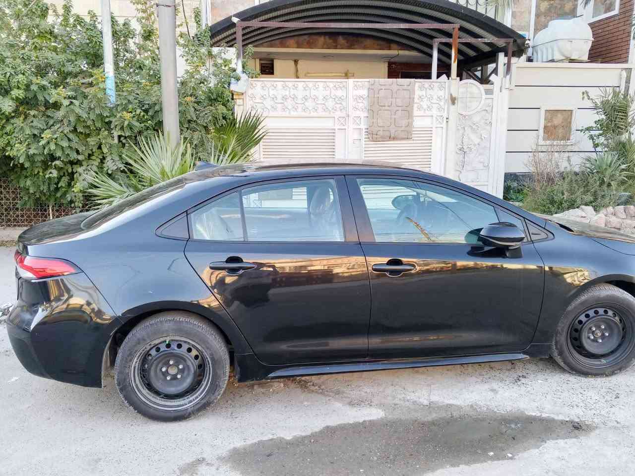 السلام عليكم اخوان كورلا موديل ٢٠٢٢ للبيع 
رقم اربيل باسمي شرط التحويل سياره ماشيه 
١٠٠ مايل سونار مرفق ويه الصور مال حادثها
سياره جاهزه واي نقص مابيها مواصفات 
معروفه le 
مكان السياره بغداد القاهره 
السعر ١٥٠ وبيها ومجال
للاستفسار ***********
