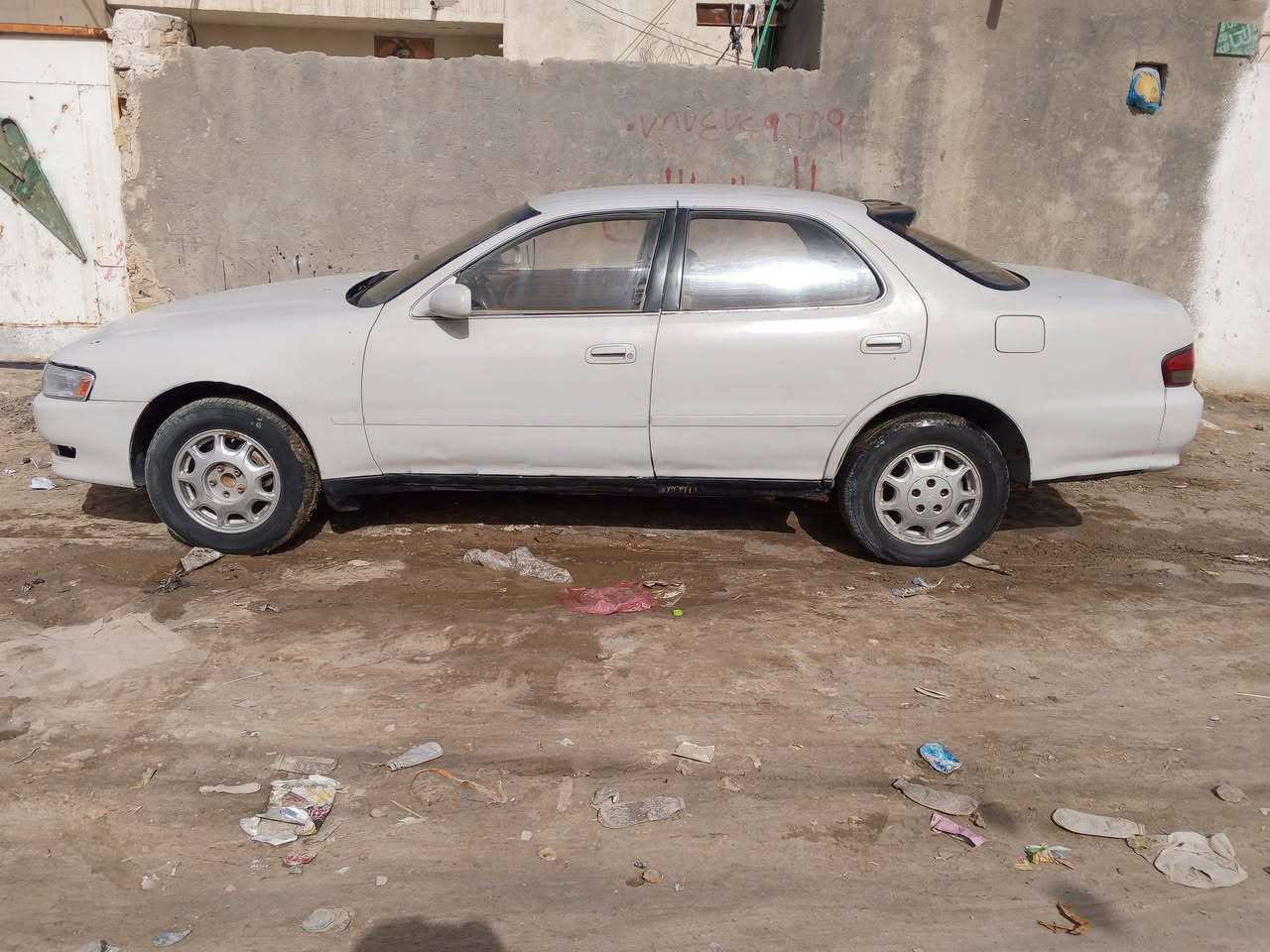 سلام عليكم سياره للبيع كرسته موديل 92 سعر 60 وبيه مجال اتصال ***********
