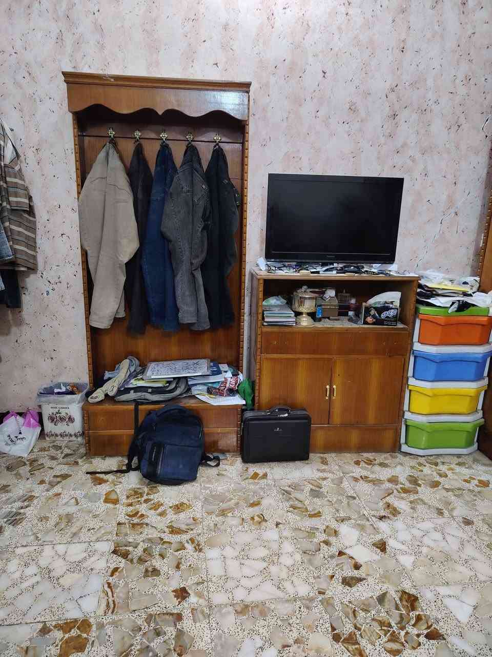 غرفة نوم للبيع و وضعها كما موضح في الصور وعليها اتربة و الأغراض غير مرتبة ترميم حاليا في البيت
والسعر مناسب اقل من 500 الف وفيها مجال
الاتصال على الرقم التالي ***********

